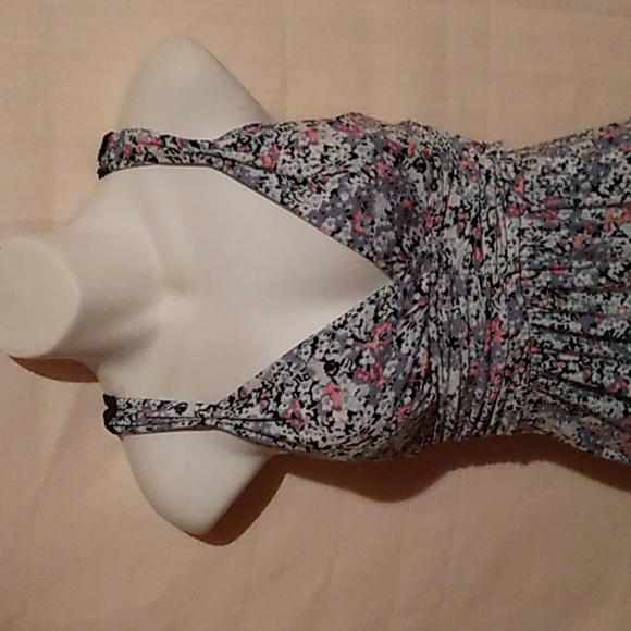 Dress - Picture 2 of 9